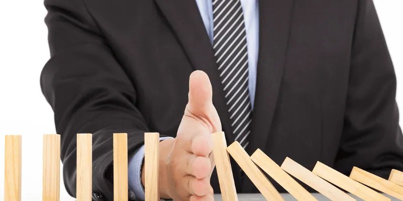 Miễn Trừ Trách Nhiệm Về Tài Chính Và Hậu Quả Cá Nhân